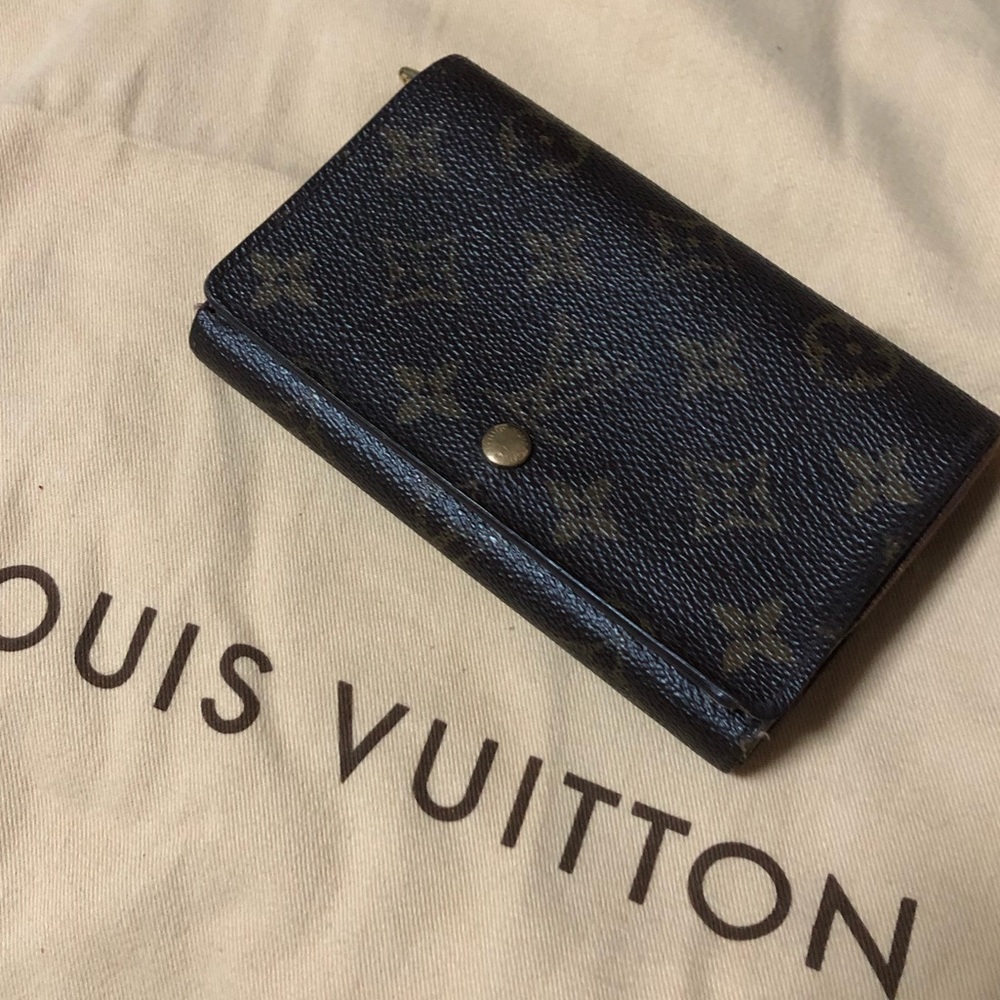 LV Monogram Porte Monnaie Tressor